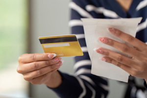 Personal Loans vs Credit Cards: Which is Right for Your Financial Situation?